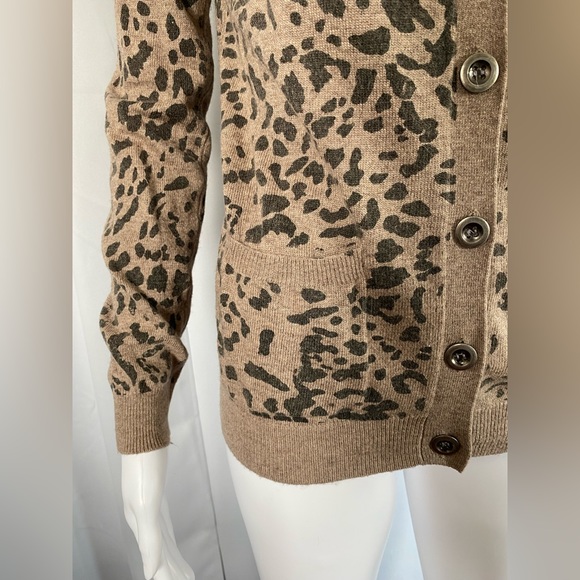 Forever 21 Women’s Cardigan Sweater - Picture 6 of 11